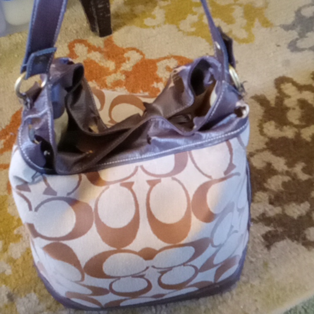 Coach purse - Picture 3 of 4